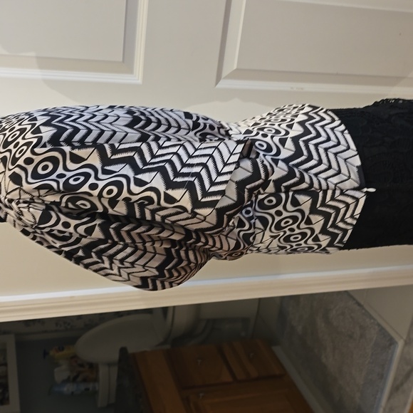 BLACK &WHITE Blouse by Cynthia Steffe - Picture 2 of 4